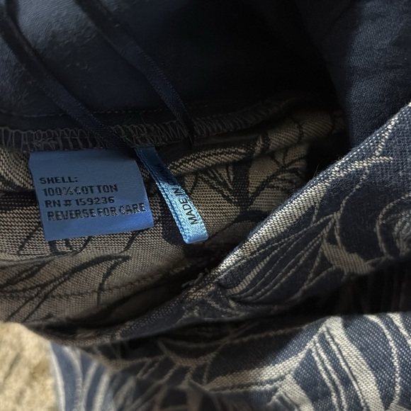 J. McLaughlin Blue and White Leaf Print wide leg pants - size 8 - 100% cotton - Picture 4 of 6